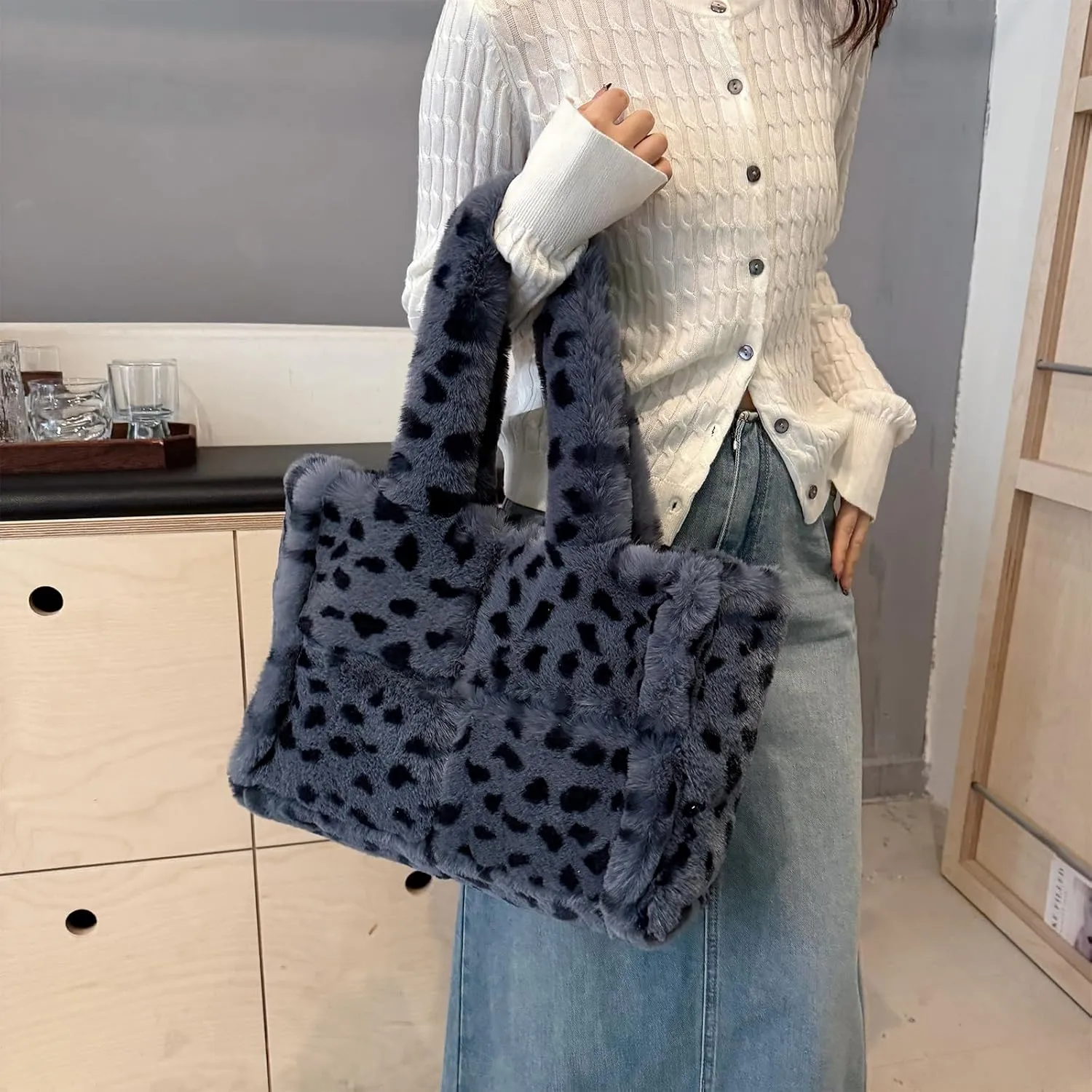 Fluffy Tote Bags Winter Furry Purse for Women Y2K Faux Fur Bag Fuzzy Shoulder Handbag