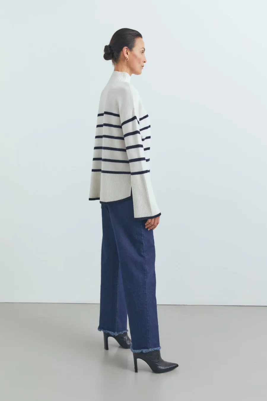 Madrid Merino Knit Ivory/Navy