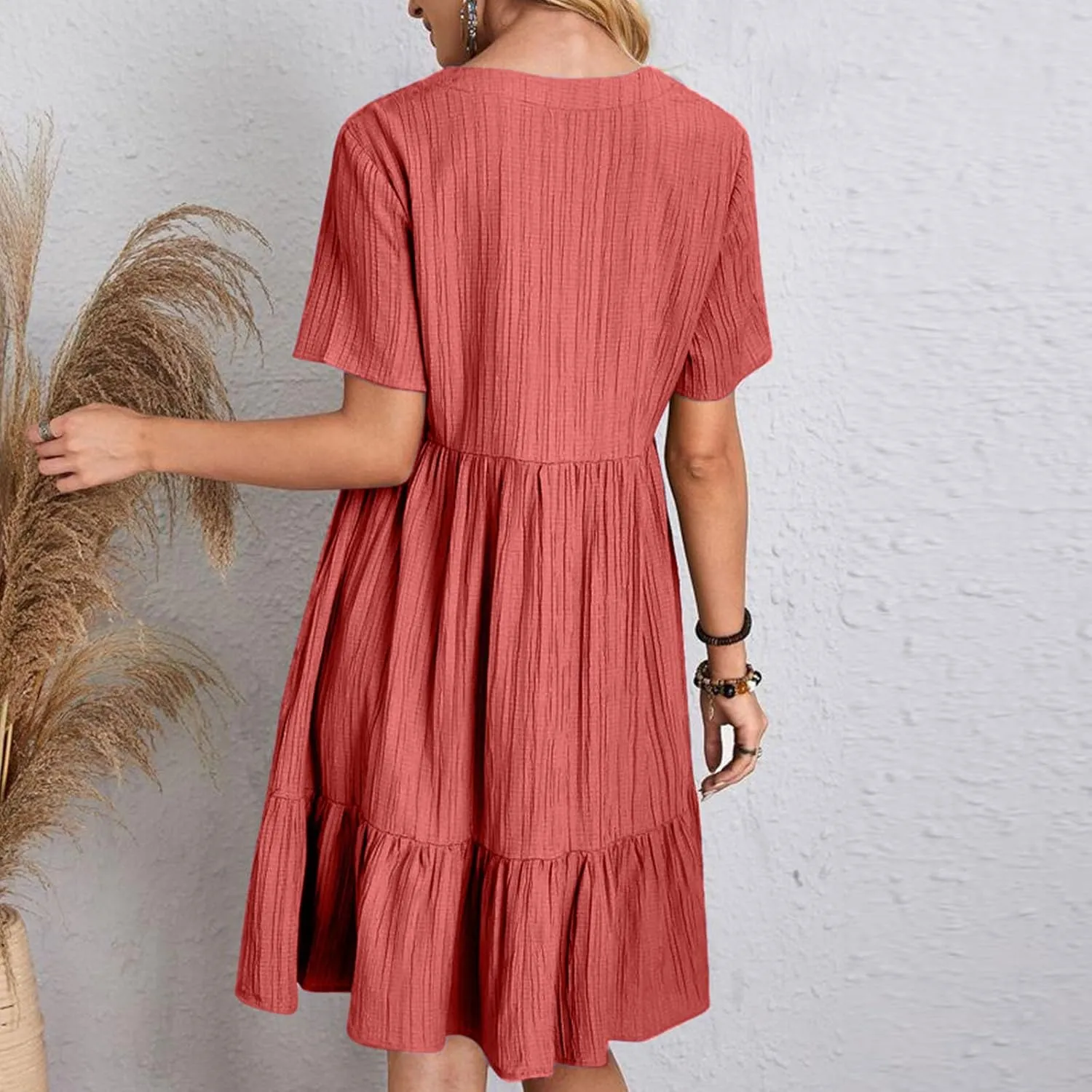 Women's 2025 Summer Short Sleeve Mini Dress Textured Fashion Beach Boho Dress V Neck Casual Ruffle Hem Swing Dress